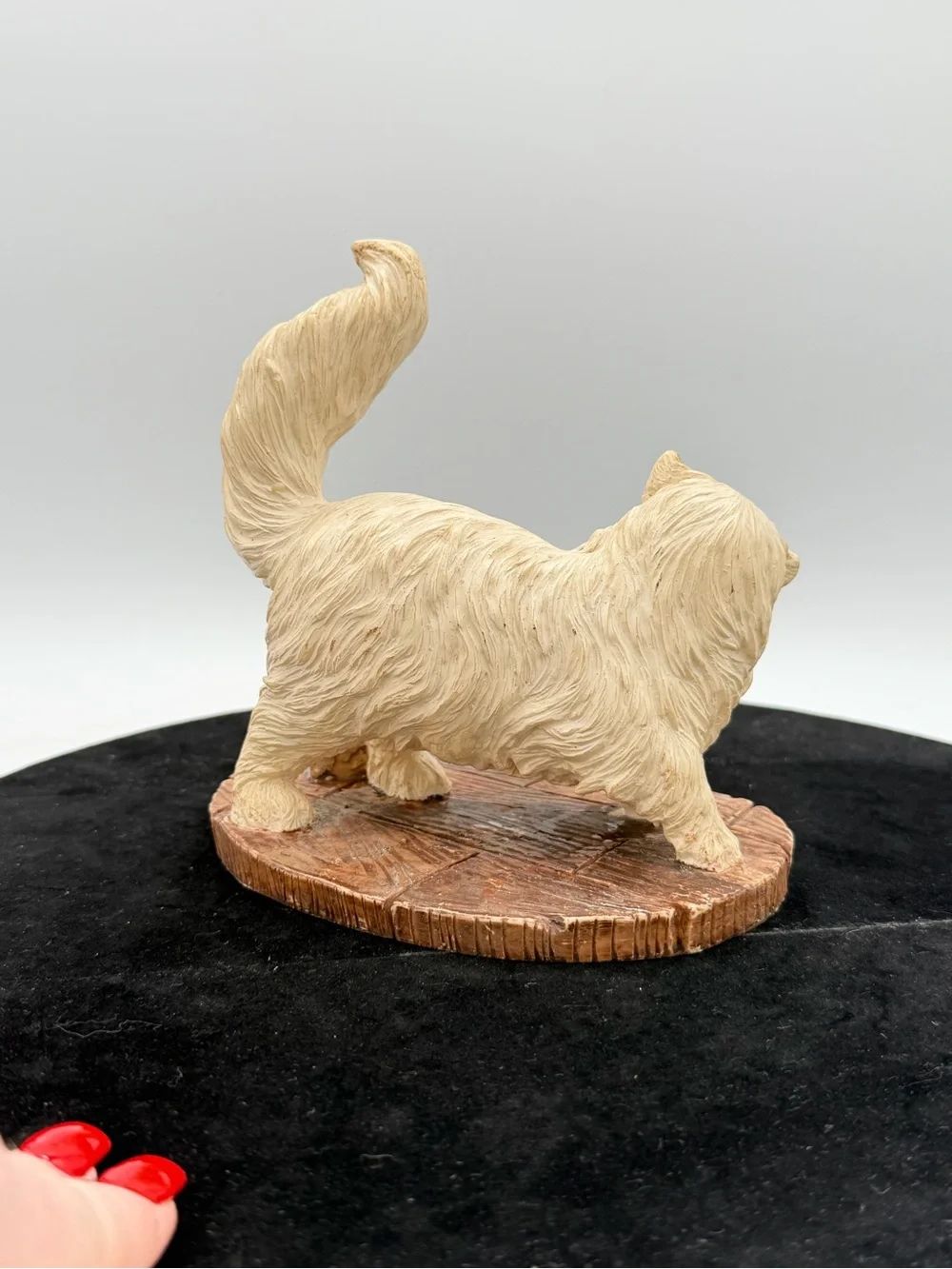 Vintage 1980s Persian Kitten Cat Figurine w Mouse Resin Shelf Decor 6.5”